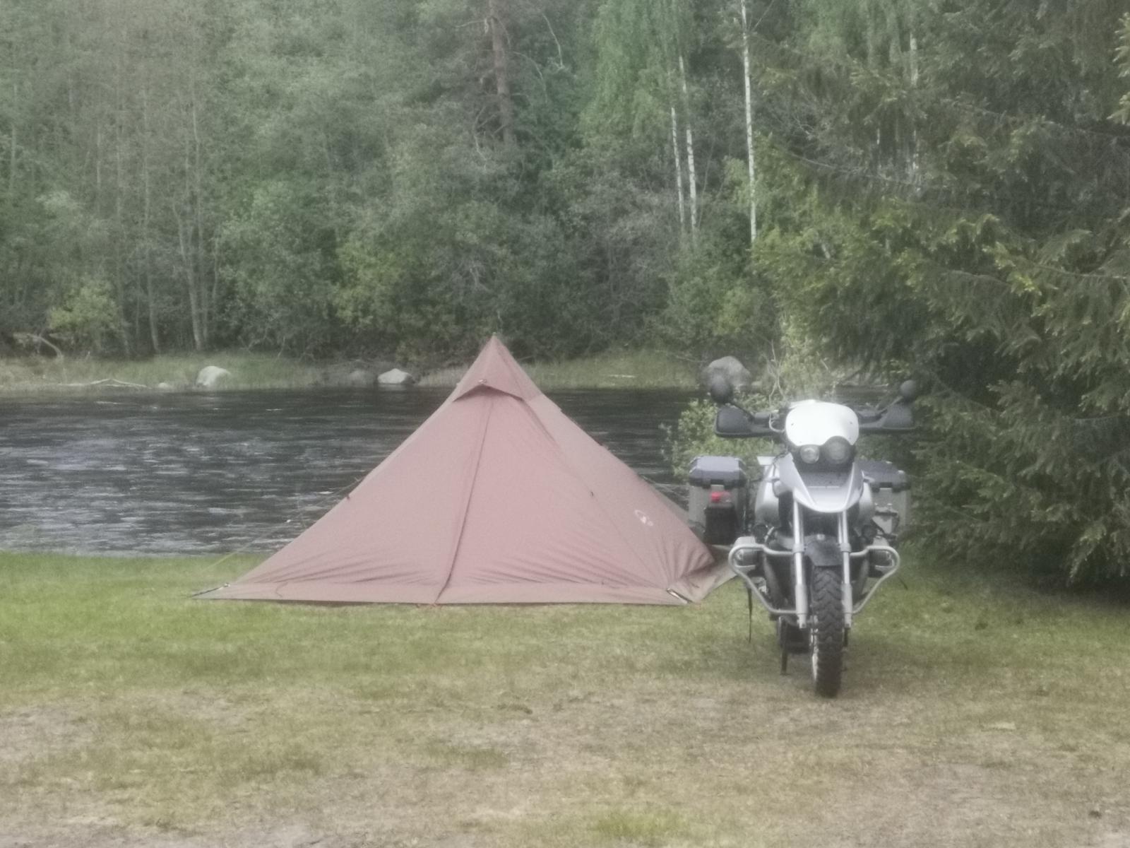 Camping med tält? Här på campingplats Ammeråns Fiskecamp Hammarstrand är det mysigt